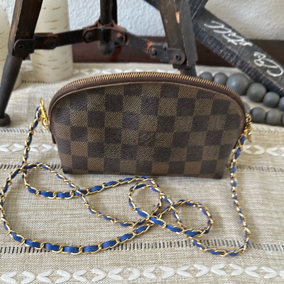 Louis Vuitton Damier Pochette Cosmetics Pouch Crossbody - Picture 1 of 11